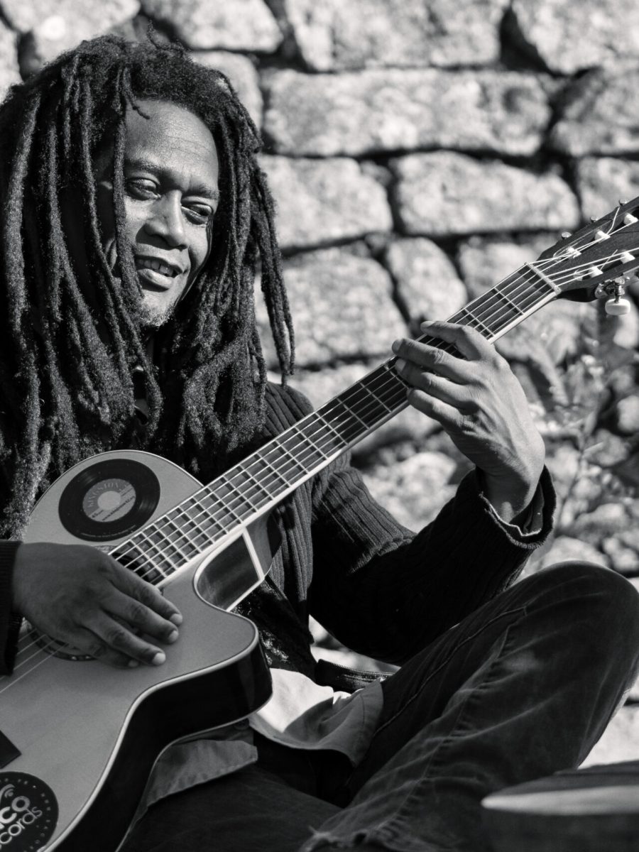 Casimir Benjamin « Kazy », Chant et guitare — Kingston Calling
