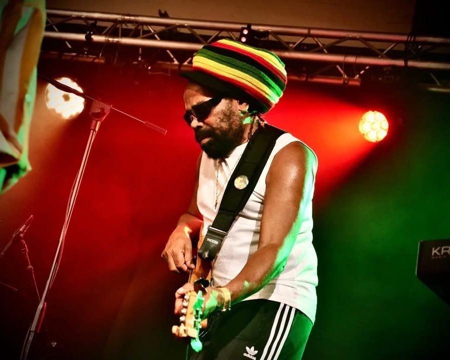 JC Junior Mac-Lier, Basse — Kingston Calling